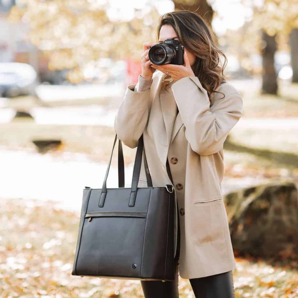 The Most Popular Camera Bag That Celebrities Are Wearing –